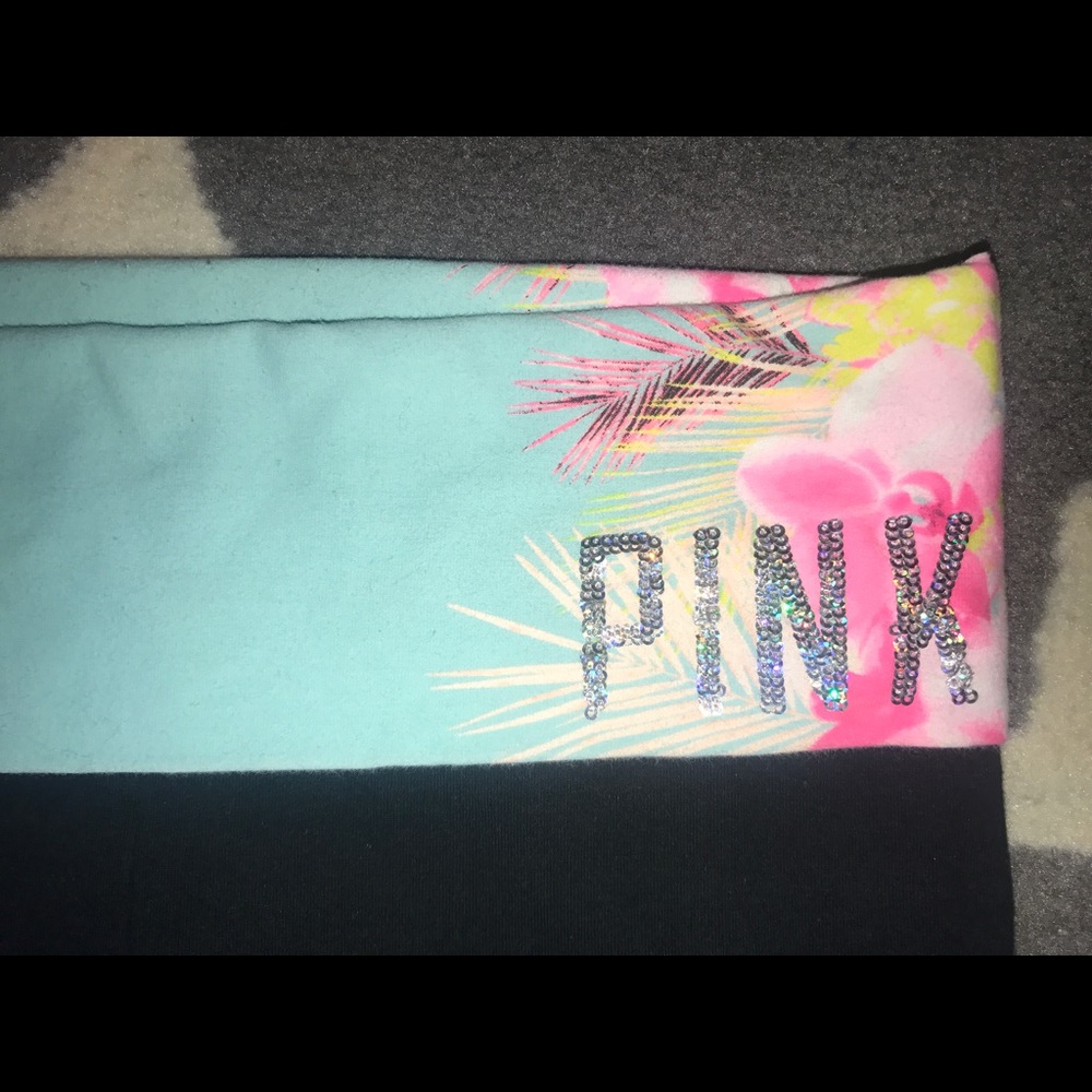 VS PINK Hawaiian Boot Cut Yoga Pants🌺